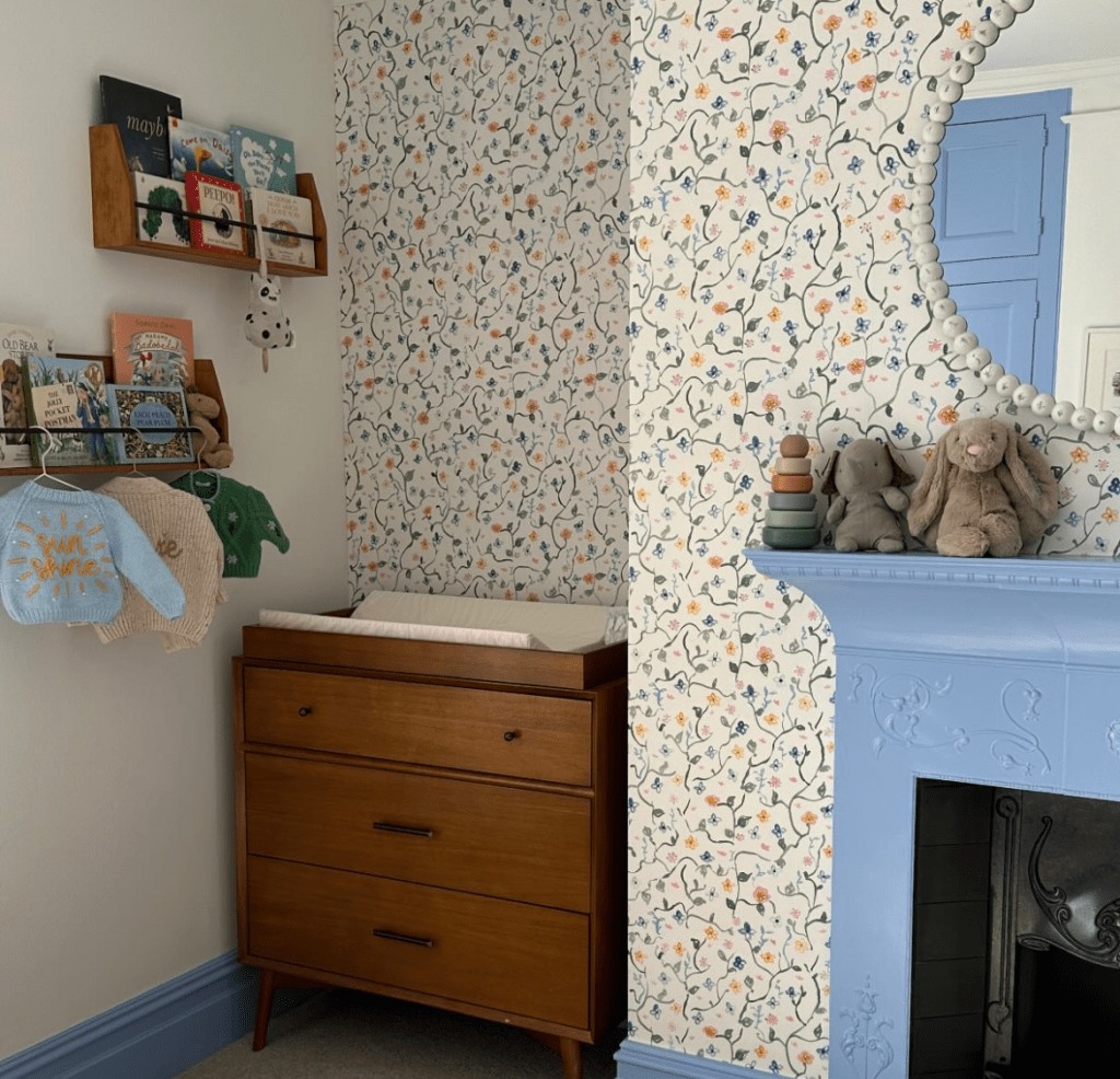 A cozy knitted  casually hanging in Ottilie and Noviee’s room, adding warmth and a lived-in charm to the cozy decor.