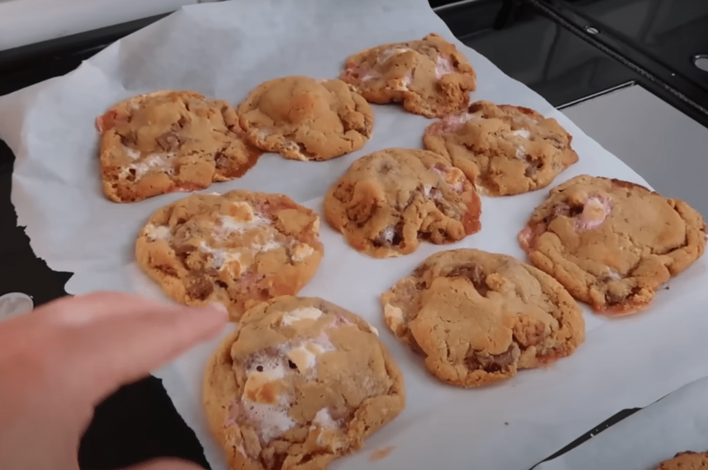 A tray of freshly baked s'mores marshmallow cookies.